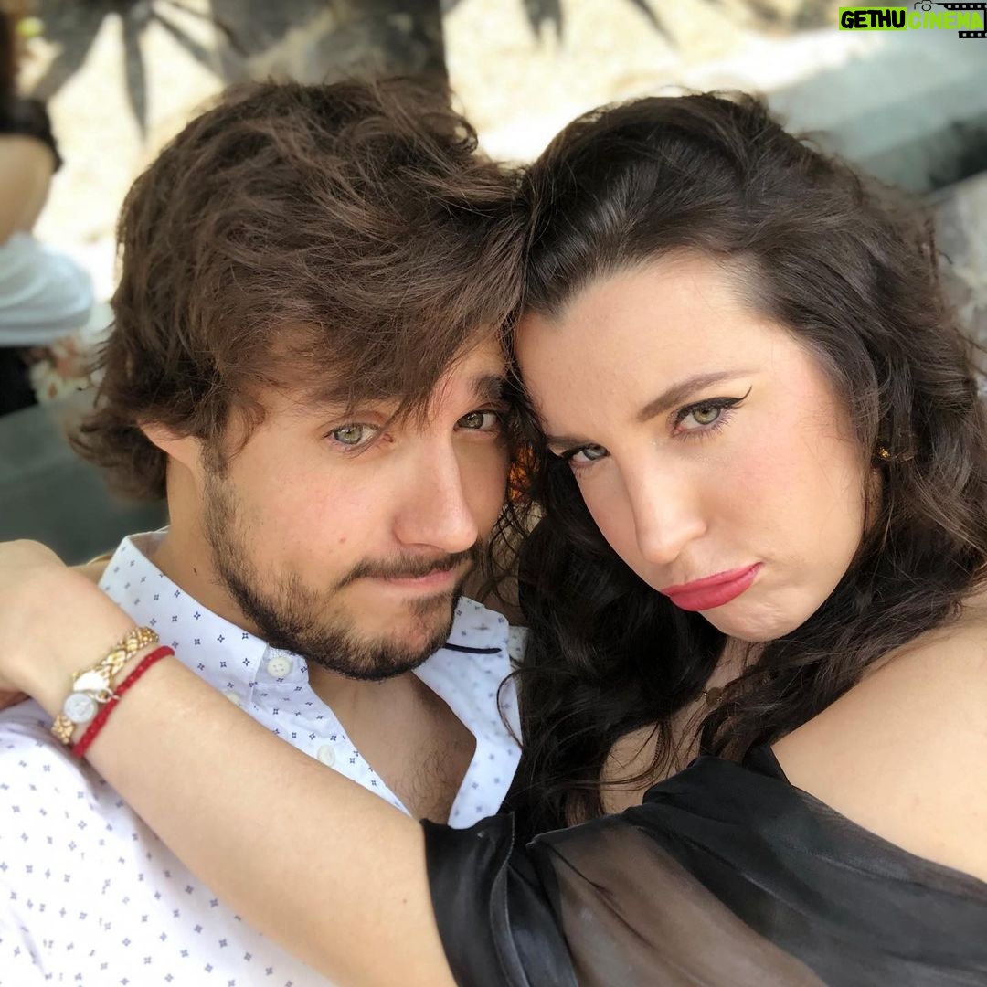 Jorge Blanco - 139.5K Likes - estas fotos son nuestra relación sin filtros ✨🤍💍 hahahaha @jorgeblanco te amo bebi :)
