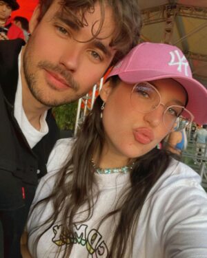 Jorge Blanco Instagram - Ser feliz, ser libre, ser adulto, ser un niño y ser yo mismo a tu lado todos estos años y tooodos los que tenemos por delante! Todos los días me enseñas a quererte un poco más (el que entendió entendió 😏) ❤️ te amo!!! #MiSanValentín