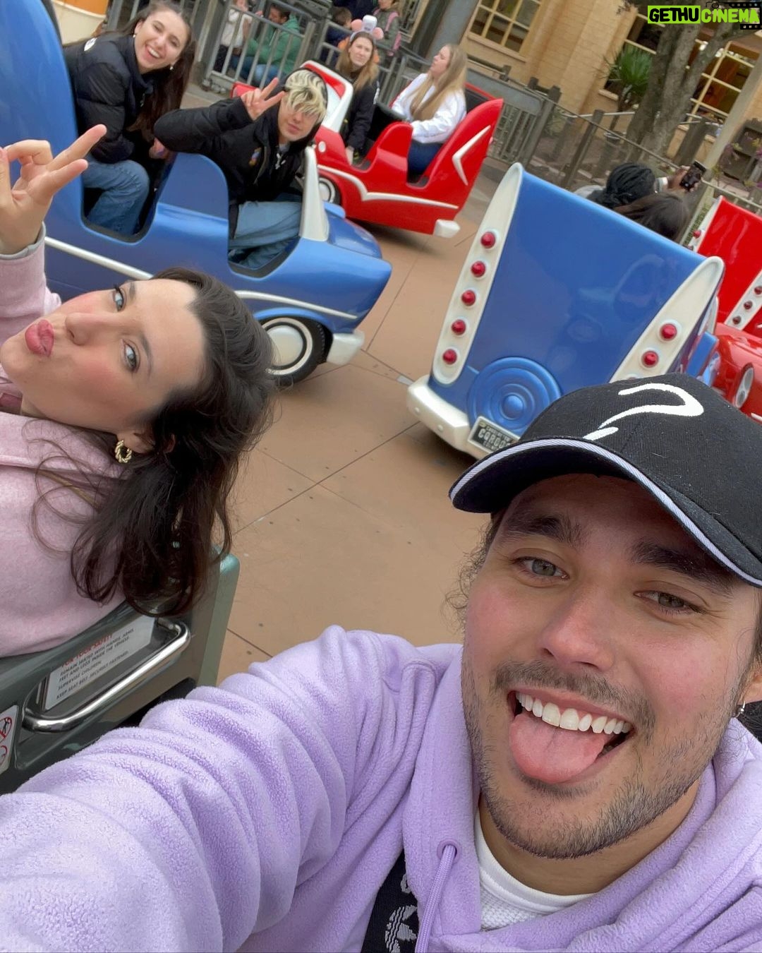 Jorge Blanco - 103.7K Likes - Ser feliz, ser libre, ser adulto, ser un niño y ser yo mismo a tu lado todos estos años y tooodos los que tenemos por delante! Todos los días me enseñas a quererte un poco más (el que entendió entendió 😏) ❤️ te amo!!! #MiSanValentín