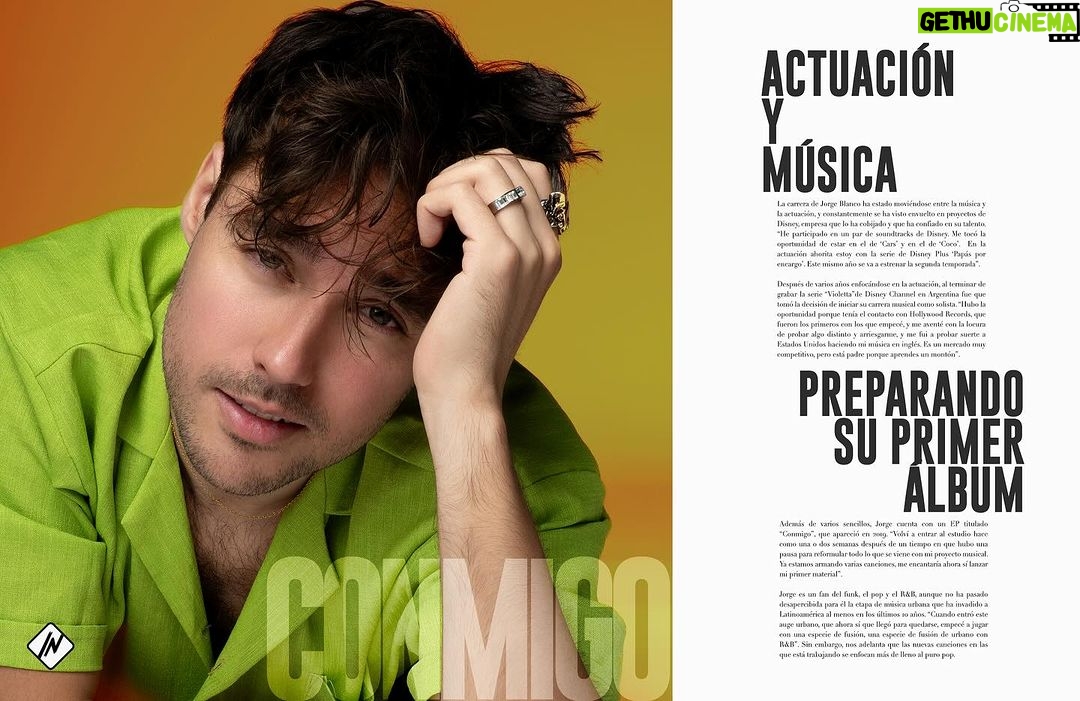 Jorge Blanco Instagram - No te pierdas la edición de @jorgeblanco ya disponible en nuestro sitio web 💫 Wearing: 🧥 Saco vino @salaiseszamarripa Pantalon de mezclilla @ciudadelamx Saco verde @taniaorellanaoficial Camisa blanca @john_leopard Pantalon beige @aeternum_couture Conjunto verde limón @danieltovilla #jorgeblanco #musica #actor #creador #podcast #fyp #talent #disney #fan #soyfan #violeta #doblaje #artist