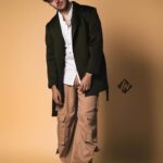 Jorge Blanco Instagram - Te dejamos la parte 1 de este shooting con @jorgeblanco y te invitamos a ver nuestra edición del mes. 🤩🫶🏻 Wearing: 🧥 Saco vino @salaiseszamarripa Pantalon de mezclilla @ciudadelamx Saco verde @taniaorellanaoficial Camisa blanca @john_leopard Pantalon beige @aeternum_couture Conjunto verde limón @danieltovilla #jorgeblanco #musica #actor #creador #podcast #fyp #talent #disney #fan #soyfan #violeta #doblaje #artist