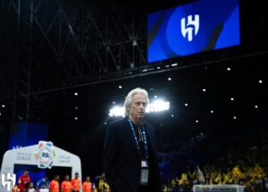 Jorge Jesus Instagram - Crescemos juntos e ambicionamos mais !

We grow together and we are eager for more!

@alhilal #alhilal