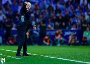 Jorge Jesus Instagram - Crescemos juntos e ambicionamos mais !

We grow together and we are eager for more!

@alhilal #alhilal