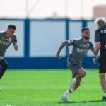 Jorge Jesus Instagram - O treino de hoje teve corrida extra para compensar os chocolates que o @mbsh_10 nos ofereceu mas são estes gestos que nos dão motivação para correr ainda mais. ‎شكرًا Today's training had an extra run to compensate for the chocolates that @mbsh_10 offered us but these gestures are what give us motivation to run even harder. Thanks Riyadh, Saudi Arabia