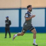 Jorge Jesus Instagram - O treino de hoje teve corrida extra para compensar os chocolates que o @mbsh_10 nos ofereceu mas são estes gestos que nos dão motivação para correr ainda mais. ‎شكرًا Today's training had an extra run to compensate for the chocolates that @mbsh_10 offered us but these gestures are what give us motivation to run even harder. Thanks Riyadh, Saudi Arabia