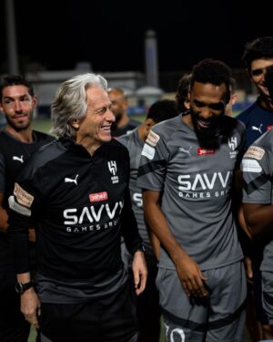 Jorge Jesus Instagram - Confesso que já tenho saudades dos treinos e da minha equipa. 

Depois de 20 vitórias consecutivas e 60 golos, o campeonato Saudita parou 6 semanas e nós 2.

Mas para a semana já voltamos a fazer o que gostamos e em breve estamos todos juntos! ⚽️

I confess that I miss training and my team.

After 20 consecutive victories and 60 goals, the Saudi championship stopped for 6 weeks and we stopped for 2. 

But next week we'll be back to doing what we like and soon we'll be all together! ⚽️

Fotografia: @steve.zamora @vascofilmmaker 

#alhilal @alhilal