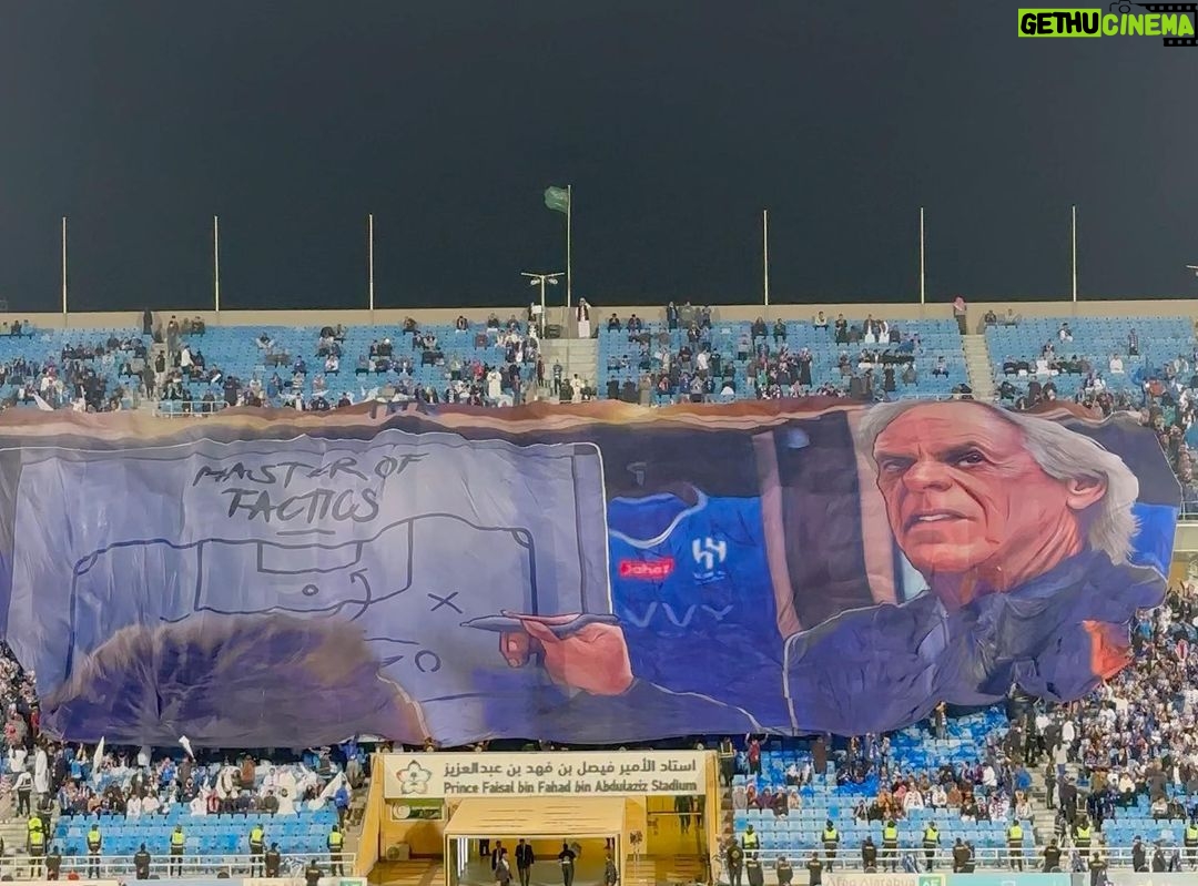 Jorge Jesus - 123K Likes - Acabámos o ano da melhor maneira possível! Mais uma vitória e sem derrotas👏🏼
Sabemos que o resto do campeonato será intenso, mas a nossa determinação está mais forte do que nunca.
Obrigada jogadores, equipa e claro aos nosso adeptos! Até fevereiro 💙
We ended the year in the best way possible! Another victory and no defeats👏🏼
We know the rest of the championship will be intense, but our determination is stronger than ever.
Thank you players, team and of course our fans! Until February 💙