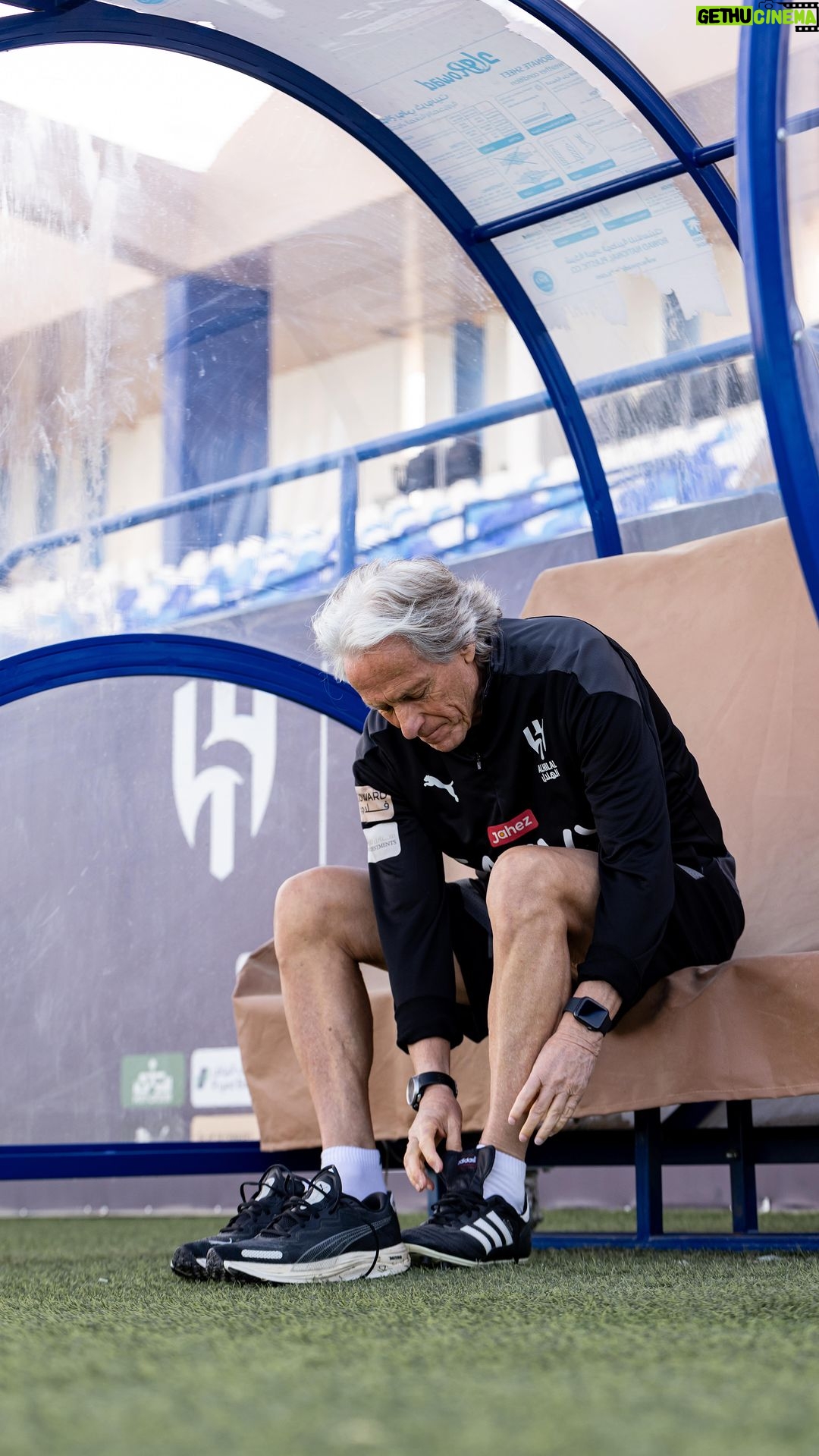 Jorge Jesus Instagram - Último treino antes de ir para o Catar! Entre jogos amigáveis e competições a boa disposição está sempre presente. 🌙💙 Obrigado @vascofilmmaker e @steve.zamora 🙏🏻 Last training session before going to Qatar! Between friendly games and competitions, the good mood is always present. Thank you @vascofilmmaker & @steve.zamora 🙏🏻 Al Hilal Saudi Club