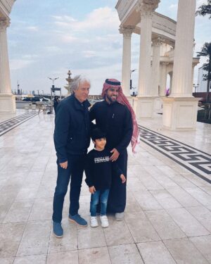 Jorge Jesus Instagram - Aproveitei estes 2 dias de folga da melhor maneira possível,  estar com a minha família, conhecer um bocadinho de Riad e ainda tive tempo para ver futebol em casa e relaxar. Recebi também muito carinho dos meus fãs. Obrigado por terem tornado estes dias ainda melhores 💙

I made the most of these 2 days off, being with my family, getting to know a little about Riyadh and I still had time to watch football at home and relax. I also received a lot of affection from my fans. Thank you for making these days even better 
💙