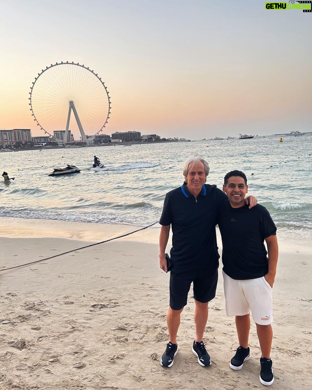 Jorge Jesus Instagram - Nestes 2 dias de folga, aproveitei para ir ao Dubai e voltar ao restaurante do meu amigo @joseavillez , Tasca - @tascadubai ! Boa comida, bom vinho com um cheirinho a saudades de Portugal! Hoje voltamos aos treinos! During these 2 days off, I took the opportunity to go to Dubai and go back to my friend @joseavillez restaurant, Tasca - @tascadubai ! Good food, good wine with a taste of Portugal! Today we return to training!