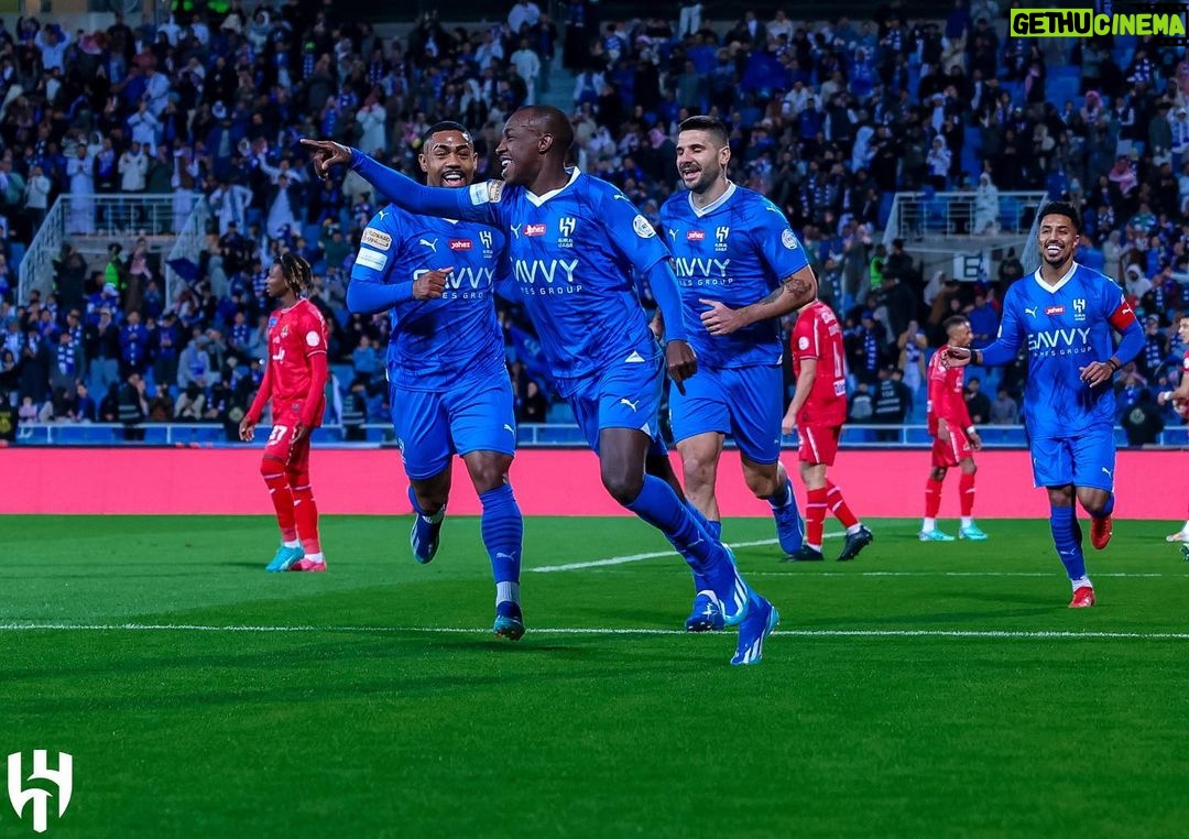 Jorge Jesus Instagram - Incrível ambiente no estádio! Mais uma vitória 👏🏼 O espírito de equipa tem se sobressaído jogo após jogo! 💙 Incredible atmosphere at the stadium! Another victory 👏🏼 The team spirit has stood out game after game! @alhilal #alhilal