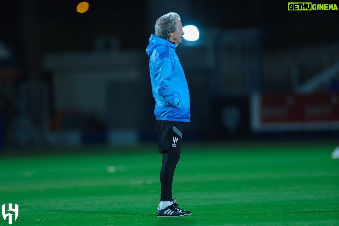 Jorge Jesus Instagram - Muito foco e preparação para os próximos jogos! O caminho para o sucesso só se faz com consistência. O suporte dos adeptos tem sido incansável. Obrigado 💙 Lots of focus and preparation for the next games! The path to success is only achieved with consistency. The support from the fans has been tireless. Thank you 💙 #alhilal @alhilal