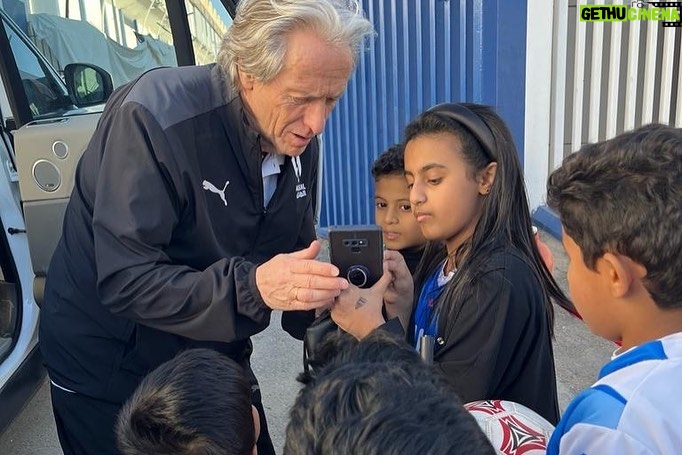 Jorge Jesus Instagram - Muito foco e preparação para os próximos jogos! O caminho para o sucesso só se faz com consistência. O suporte dos adeptos tem sido incansável. Obrigado 💙 Lots of focus and preparation for the next games! The path to success is only achieved with consistency. The support from the fans has been tireless. Thank you 💙 #alhilal @alhilal