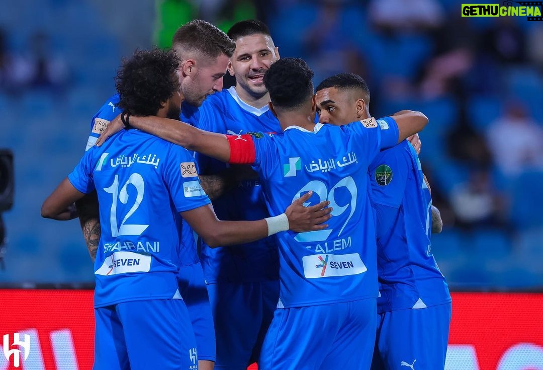 Jorge Jesus Instagram - Estamos qualificados para as meias finais da copa do Rei 👏🏼 Parabéns jogadores, equipa técnica e adeptos ! We are qualified for the semi-finals of the King’s Cup 👏🏼 Congratulations players, technical team and fans! #alhilal @alhilal