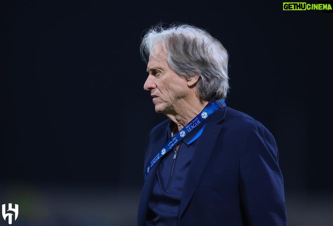 Jorge Jesus Instagram - Estamos qualificados para as meias finais da copa do Rei 👏🏼 Parabéns jogadores, equipa técnica e adeptos ! We are qualified for the semi-finals of the King’s Cup 👏🏼 Congratulations players, technical team and fans! #alhilal @alhilal