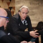 Jorge Jesus Instagram - Estamos a caminho e preparados para o desafio de amanhã! A motivação é constante, a táctica e o treino vão continuar a evoluir! We are on our way and prepared for tomorrow’s challenge! The motivation is constant, the tactics and training will continue to improve! @alhilal #alhilal