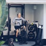 Jorge Jesus Instagram - Quer esteja a trabalhar ou de férias, tento sempre ter um estilo de vida ativo e saudável. Bom treino em boa companhia e um almoço na praia com o Al-Hilal presente. Whether I'm working or on vacation, I always try to have an active and healthy lifestyle. A great workout in good company and lunch at the beach with @alhilal. #alhilal Portugal