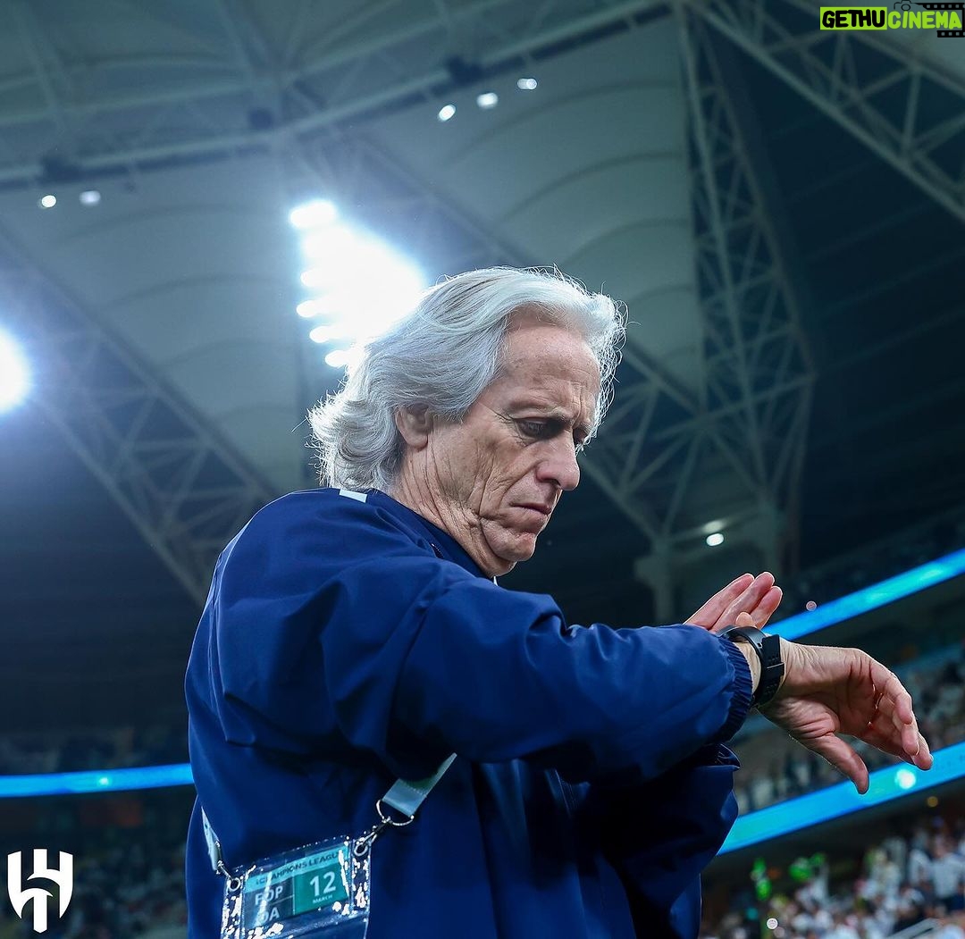 Jorge Jesus Instagram - Parabéns a todos, passámos às semi-finais e ultrapassamos o recorde mundial, mas ainda não ganhámos nada, ainda há muito trabalho pela frente. Vamos equipa ! Congratulations to everyone, we reached the semi-finals and surpassed the world record, but we haven’t won anything yet, there’s still a lot of work to do. Let’s go team! @alhilal #alhilal Riyadh, Saudi Arabia