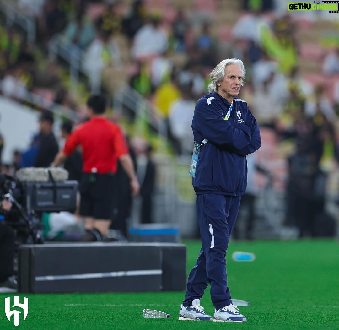 Jorge Jesus Instagram - Parabéns a todos, passámos às semi-finais e ultrapassamos o recorde mundial, mas ainda não ganhámos nada, ainda há muito trabalho pela frente. Vamos equipa ! Congratulations to everyone, we reached the semi-finals and surpassed the world record, but we haven’t won anything yet, there’s still a lot of work to do. Let’s go team! @alhilal #alhilal Riyadh, Saudi Arabia