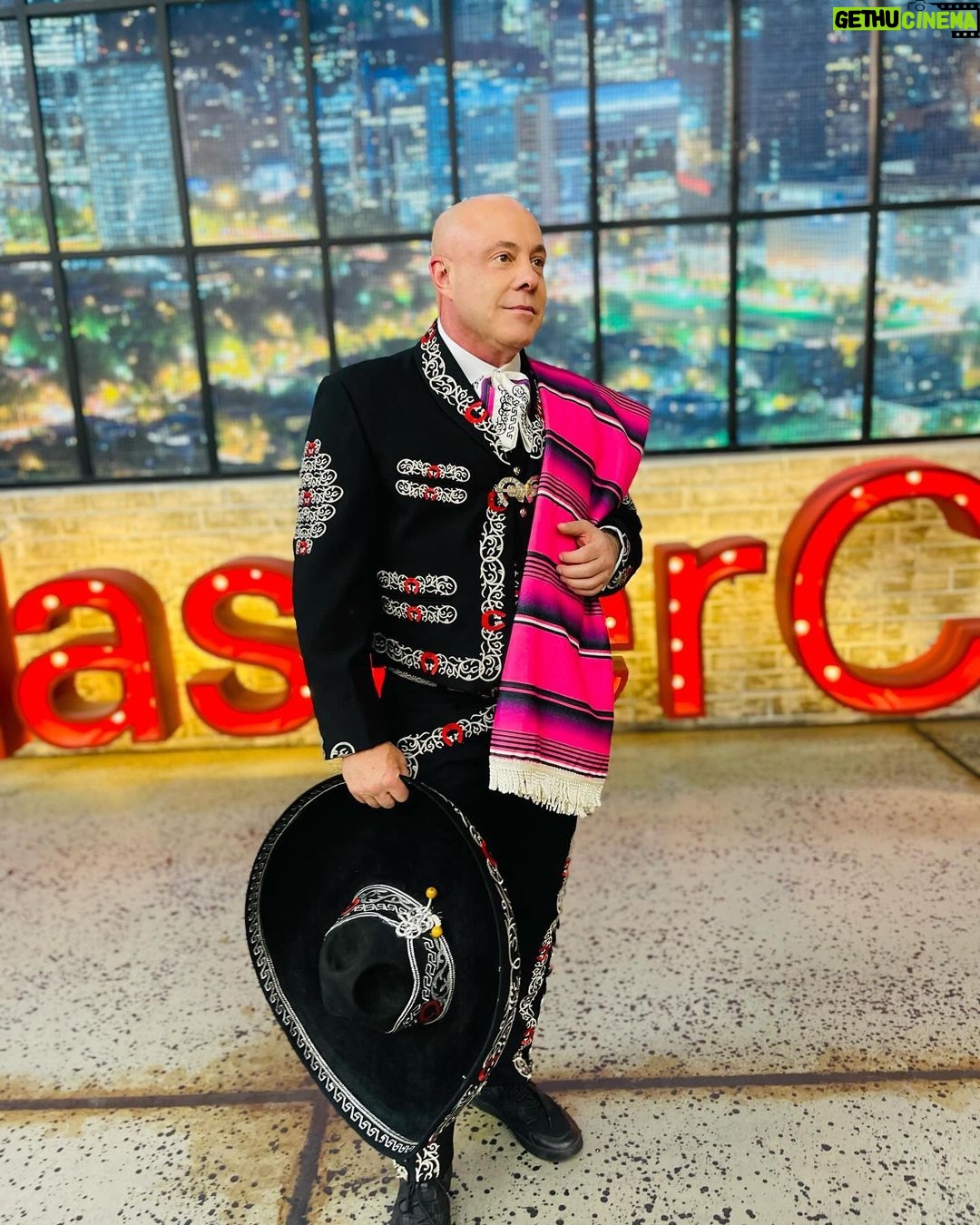 Jorge Rausch Instagram - Que tal el mariachi? En @masterchefcelebrityecu se trabaja y se goza 🫶🏻