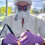 Jorge Rausch Instagram – El bruxismo es un problema común en muchas personas es posible que, de manera inconsciente, aprietes los dientes cuando estás despierto o que los aprietes o rechines mientras duermes… en algunas personas, el bruxismo puede ser frecuente y lo suficientemente intenso como para producir trastornos de la mandíbula, dolores de cabeza, daños en los dientes y otros problemas.
Si sientes algunos de estos síntomas consulta con tu odontólogo.
@dra.adrianachejab
#sonrisaschejab
#sonrisasmasnaturales
#diseñodesonrisabogota
#publicidad