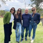 Jorge Rausch Instagram – Y acá ando con las chicas de @masterchefcelebrityco @carlagiraldo @acevedocarolina @nelagonzalez 
Que andáremos haciendo juntos?
Las amo, las adorooo carajo 🫶❤️
Quien no me envidia? 😉