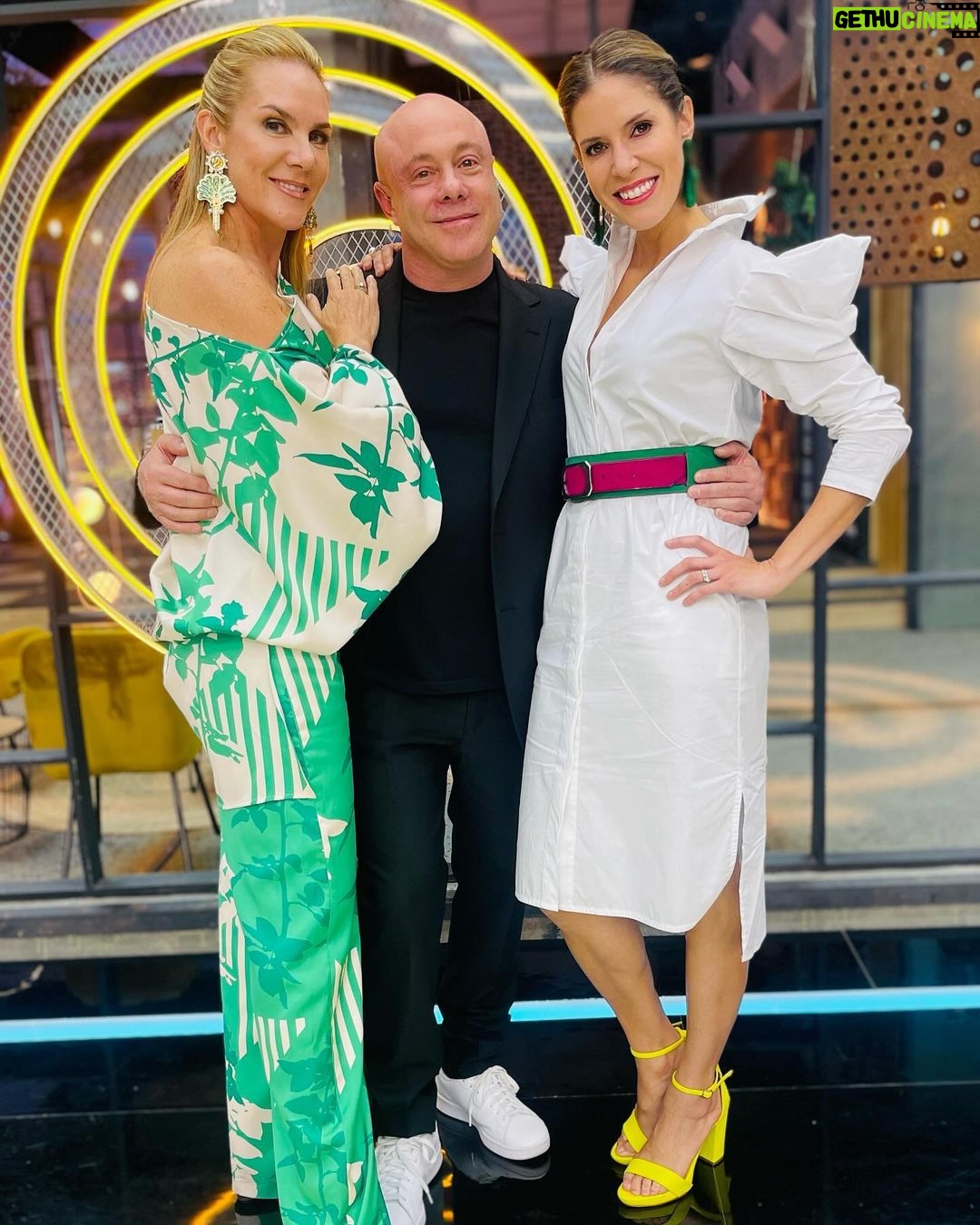 Jorge Rausch Instagram - I❤️las chicas @erikavelez @irenegonzalez_oficial @chefcarosanchez I❤️🇪🇨 I❤️ @masterchefcelebrityecu Life is good ❤️