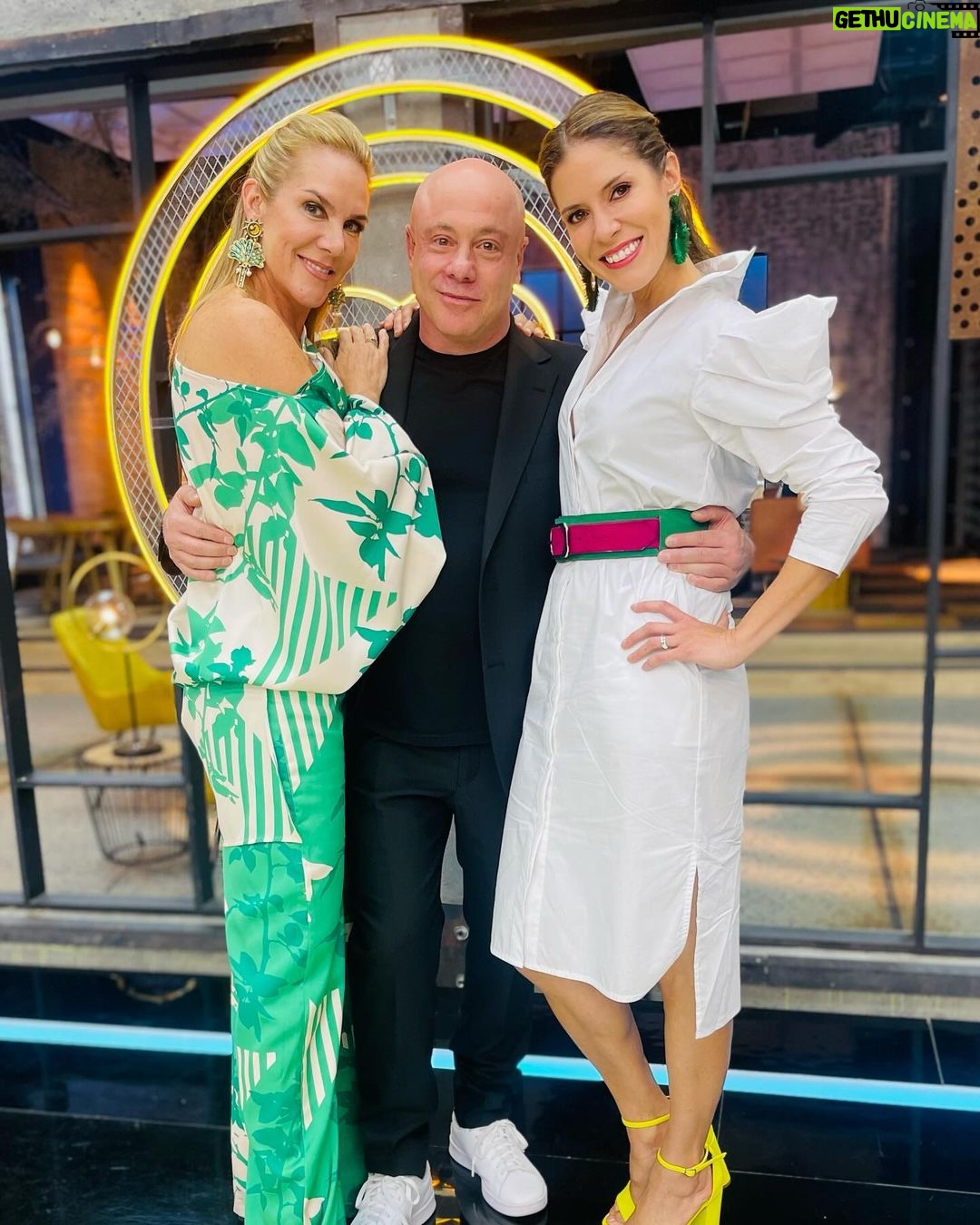 Jorge Rausch Instagram - I❤️las chicas @erikavelez @irenegonzalez_oficial @chefcarosanchez I❤️🇪🇨 I❤️ @masterchefcelebrityecu Life is good ❤️