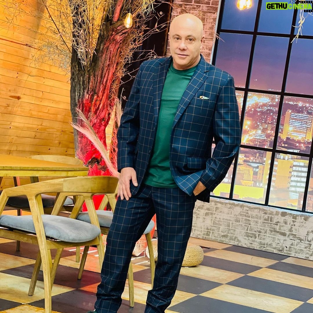 Jorge Rausch Instagram - Fotitos del trabajo (el mejor trabajo del mundo ❤️) @masterchefcelebrityecu Cual es la mejor points de ls #1 a la #10? Los escucho 🫶 Y los quiero mucho 🥰