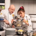 Jorge Rausch Instagram – Esta noche en @masterchefcelebrityco es noche de servicio de restaurante 
Mi capítulo favorito 💪🏻
Vamos a meter caña a @adrianparada @natasanint_ @nelagonzalez @acevedocarolina @danielatapiaoficial 
Vamos a ver si hacen caso!
Si chef 🧑🏽‍🍳💪🏻👌 Bogotá, Colombia