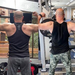 Jorge Rausch Instagram - Body reshape 2023 VS 2020
Que opinan?
Mejoro?
Empeoro?
Igual?
Los leo!!