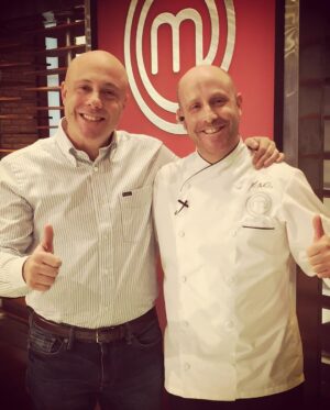 Jorge Rausch Instagram - Feliz cumpleaños @chefmarkrausch 
Toda una vida juntos trabajando y gozando!
A veces mas gordos a veces mas flacos, pasan los años y el amor y admiracion solo crecen 🫶
Hasta los 150 con salud mi hermano querido!
Salud por todo lo que nos queda por vivir!