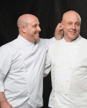 Jorge Rausch Instagram - Feliz cumpleaños @chefmarkrausch 
Toda una vida juntos trabajando y gozando!
A veces mas gordos a veces mas flacos, pasan los años y el amor y admiracion solo crecen 🫶
Hasta los 150 con salud mi hermano querido!
Salud por todo lo que nos queda por vivir!