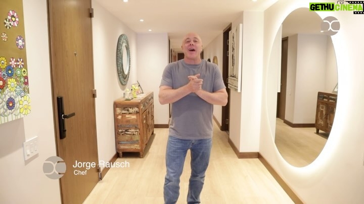 Jorge Rausch Instagram - ¡Un vistazo exclusivo a la transformación de los baños en la casa de Jorge Rausch! 💫 Llevamos el estilo y la elegancia a otro nivel. 🚿✨ #RemodelaciónEnCasa #JorgeRausch #masterchef #masterchefcolombia