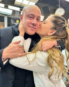 Jorge Rausch Instagram - Y la ganadora de @masterchefcelebrityecu es @nikkimackliff Bien jugado 💪🏼💪🏼💪🏼 Nos vemos pronto en la próxima temporada Los amo 🇪🇨