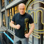 Jorge Rausch Instagram - Este soy yo el “Eliminator” el original el único, el real 16 temporadas de Masterchef más de 1300 capítulos y unos 350 eliminados más que menos 💪🏼😜❤️ Si quieren entender de qué se trata esto no se pierdan @masterchefcelebrityecu 9PM por @teleamazonasec que está fantastico!