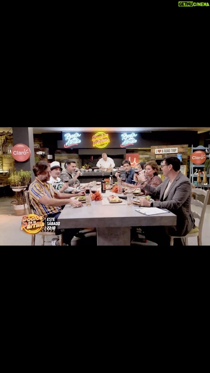 Jorge Zabaleta Instagram - No te puedes perder este sábado a las 22:10 por @canal13cl #sociosdelaparrilla con la familia favorita @fernandolarraindt @carmenengloriabresky @javiera_contador @taglemarcial Santiago, Chile