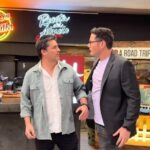 Jorge Zabaleta Instagram - MAMONES REMIX 😎 Este domingo 27 agosto, no te pierdas el primer episodio de la Temporada 3 de Socios de la Parrilla 🍔🥓 estamos ansiosos, pero muy contentos. Nos vemos después de Teletrece📺