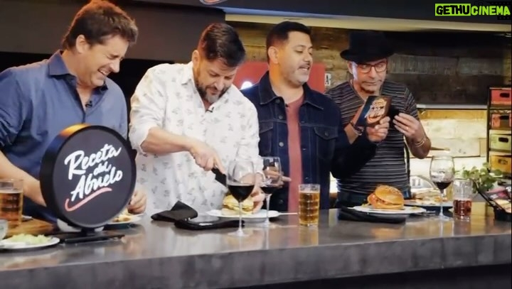 Jorge Zabaleta Instagram - Hoy 22.10 hrs un nuevo capítulo de #SociosdelaParrilla con dos grandes invitados @rafa_cavada y @jorgealis ¡imperdible! por las pantallas de @canal13.cl