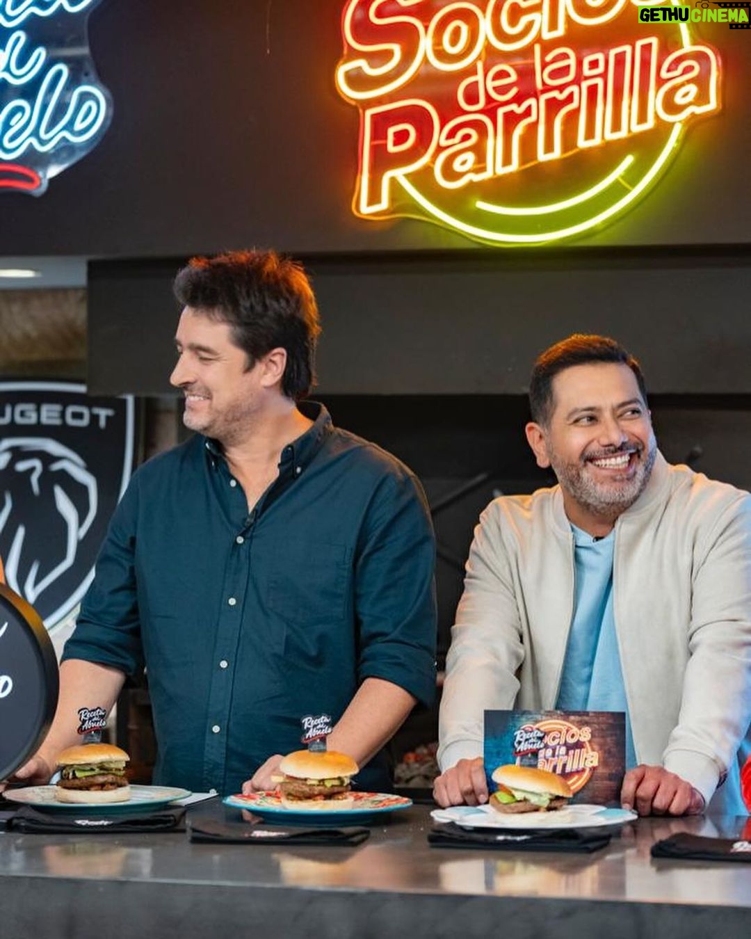 Jorge Zabaleta Instagram - Gracias por acompañarnos nuevamente en #SociosdelaParrilla ¡Lo pasamos increíble ! Nos vemos el próximo sábado en las pantallas de @canal13cl @franciscosaavedr @pedroruminot @chiquiaguayo @alisonmandel @malyjorquiera