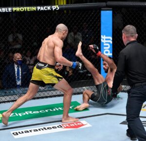 José Aldo Instagram - Dezembro de 2021! UFC VEGAS 44 #tbAldo 

😎