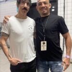 José Aldo Instagram – Ontem foi dia de curtir o show com a família Red Hot. Showzaço, irado! 
Os caras são fenômenos!
#rhcp #redhotchilipeppers Rio de Janeiro, Rio de Janeiro