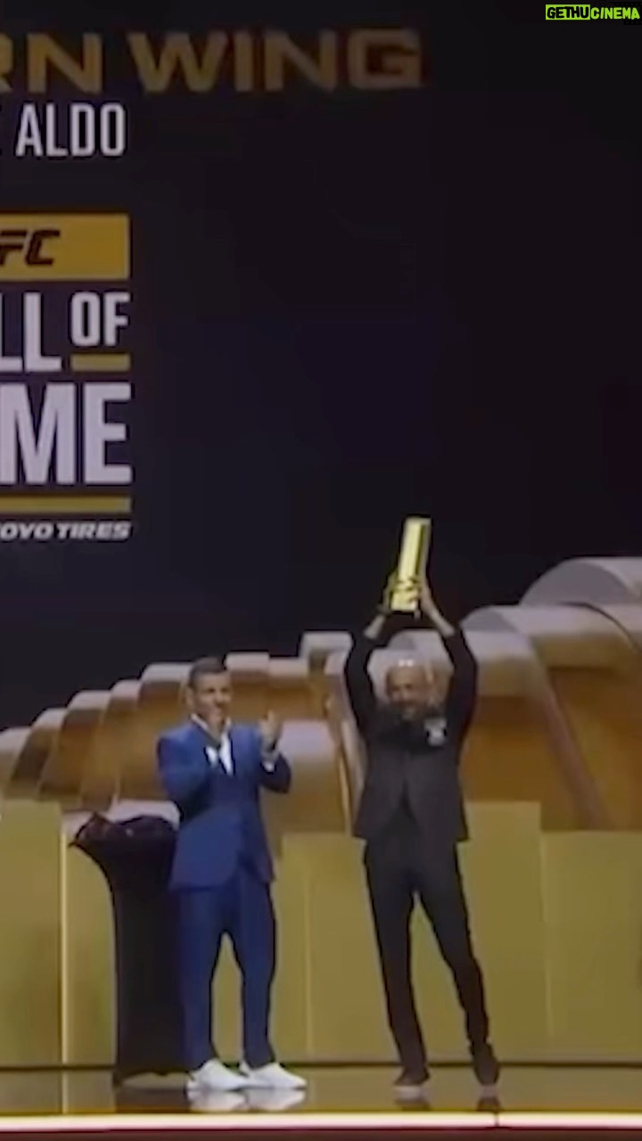 José Aldo - 25K Likes - Rever meu momento no Hall da Fama me emocionou muito!
Você pode ver também lá no @ufcfightpassbr.
Assine já!