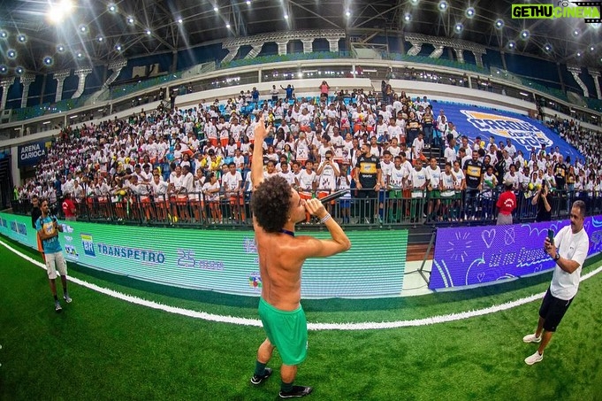 José Aldo Instagram - Fechamos mais um ano com chave de ouro 🙏🏽 Nossa Festa de Natal reuniu 1.200 crianças do @craquedoamanha e @josealdoescolasdelutas. Obrigado @sportv pela parceria e aos nossos parceiros que transformaram esse sonho em realidade @enelbrasil @conselhonacionalsesi @esportegovrj @cracalimentos @kinoplex @sportv @grupoburgues @grupobravante @gelokidssorvetes @ohaagua ♥️👊🏽 #JoséAldo #EscolaDeLutas #FormandoCampeões #TransformandoSonhos #JuntosSomosFortes
