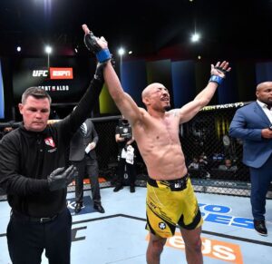 José Aldo Instagram - Dezembro de 2021! UFC VEGAS 44 #tbAldo 

😎