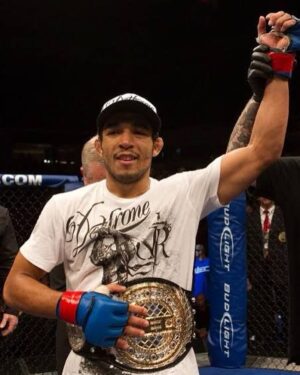 José Aldo Instagram - Em todo atleta existe um guerreiro. Muito importante parabenizar a todos nesse dia e lembrar que com garra e persistência sigam firme nos seus caminhos. 

Feliz dia do Atleta Profissional!💪🏽