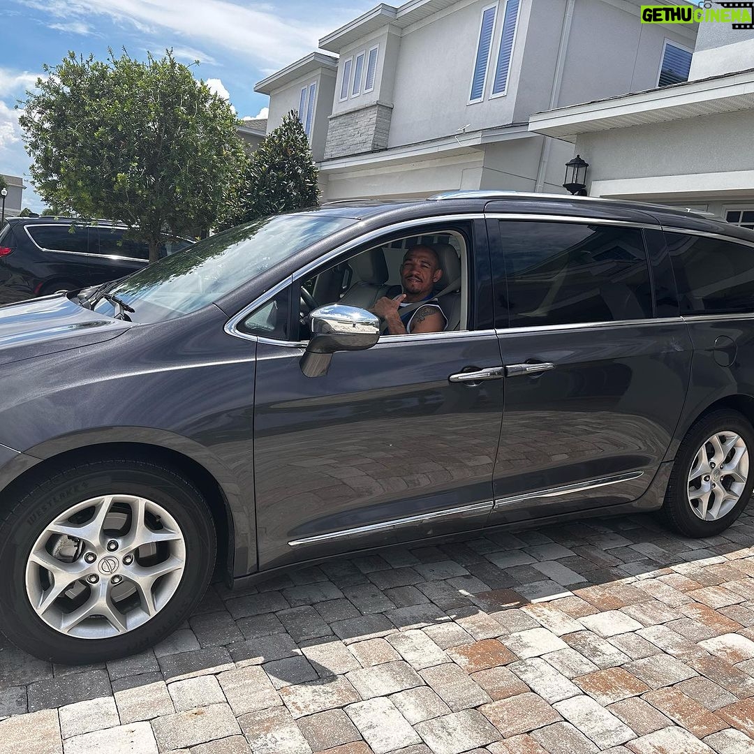 José Aldo Instagram - Você que está a caminho da Flórida em especial Orlando EUA, essa é pra você, pensa em dirigir os melhores carros vem conhecer a @fanirentalcar aqui tem e com os melhores preços! #fanirentalcar #feriasorlando #feriascomafanirentcar Encore Resort at Reunion