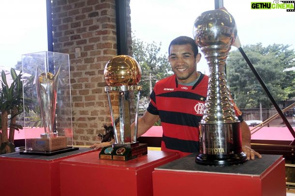 José Aldo Instagram - Que saudades eu estava do Maraca! Ontem pude ver mais uma vez a vitória do MENGÃO! ⚫️🔴