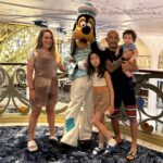 José Aldo Instagram - Realizando o sonho da minha princesa Joana no Cruzeiro da Disney. Primeiro dia é só felicidade com a família ❤️ Disney Cruise Line