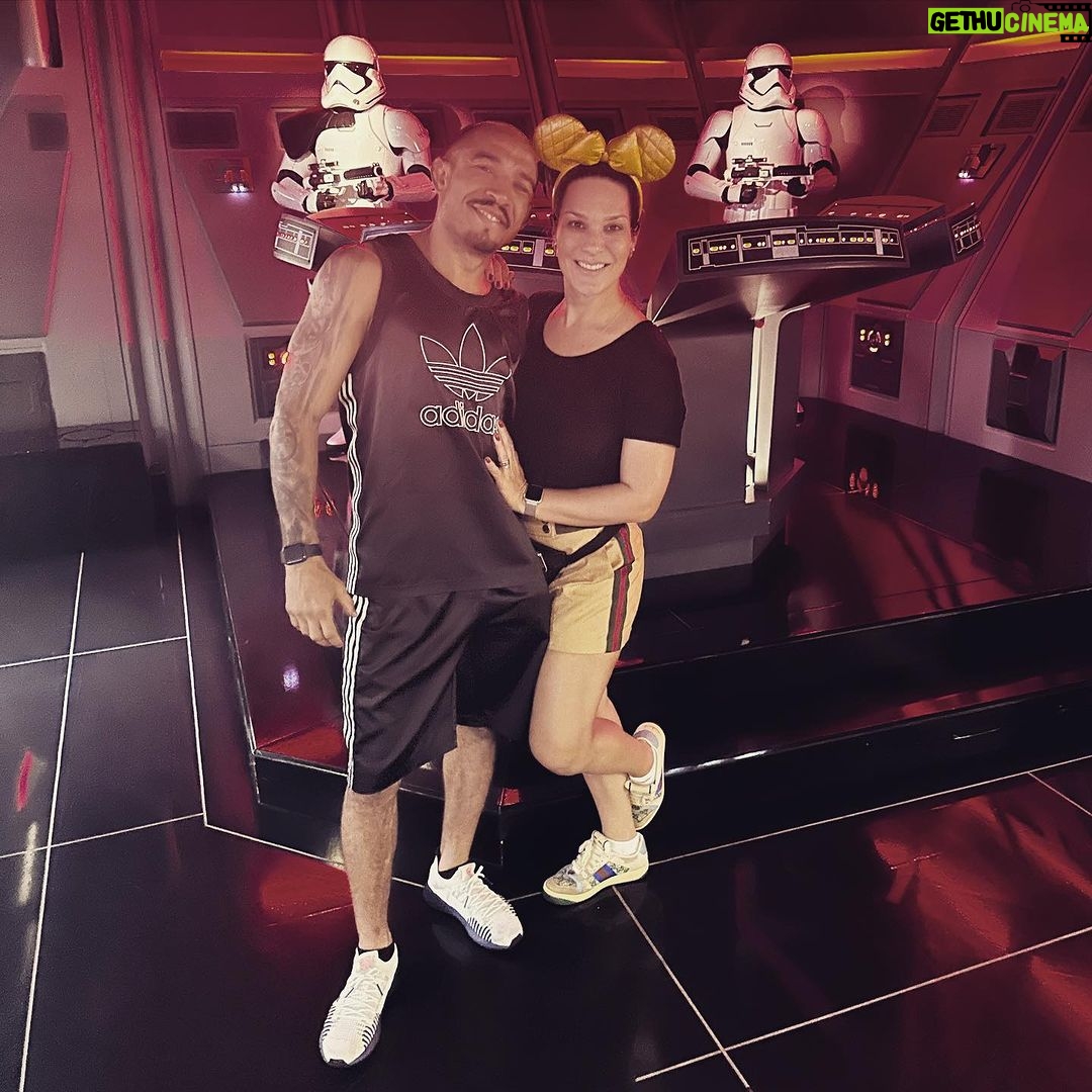 Josรฉ Aldo Instagram - Dia de #hollywoodstudios e foi muito divertido, fizemos todas as atraรงรตes e tenho que agradecer a @t4torlando por ter cuidado da gente, obrigado!!! ๐๐ฝ๐๐ฝ๐๐ฝ๐๐ฝ